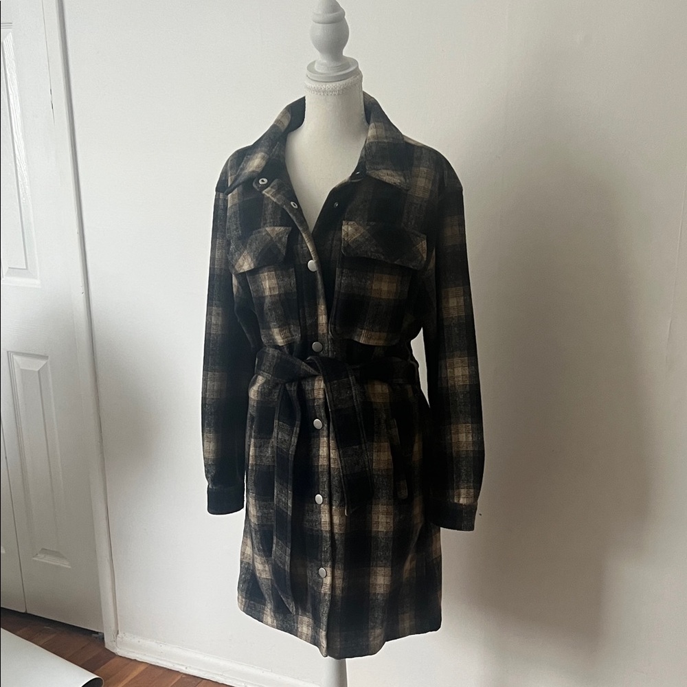 Ci Sono Black and Beige Plaid Belted Flannel long jacket. Womens Size M.